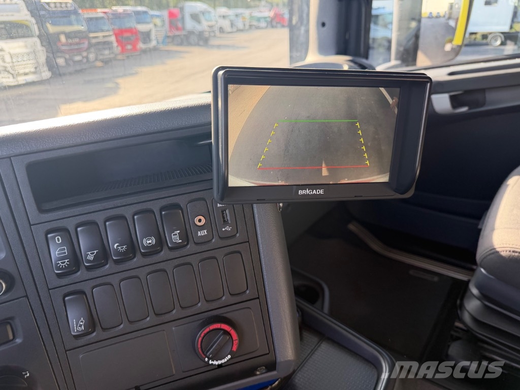 Scania R 450 Camiones con caja de remolque