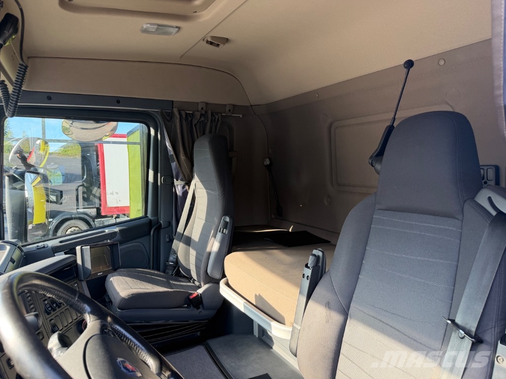 Scania R 450 Camiones con caja de remolque