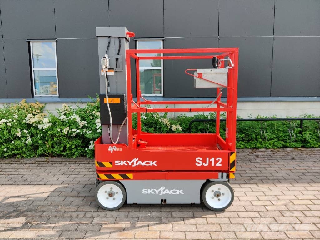 SkyJack SJ 12 Ножични работни платформи