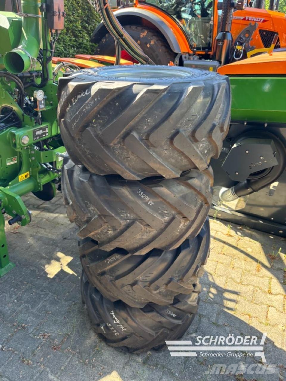 Schäffer KOMPLETTRÄDER 4 X 31X15.50-15 AS Zdvojené kolesá
