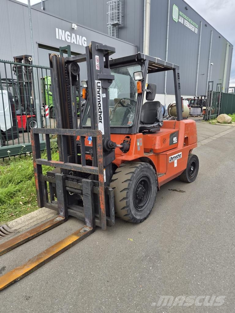Nissan F04B45T Gāzes autoiekrāvēji (LPG)