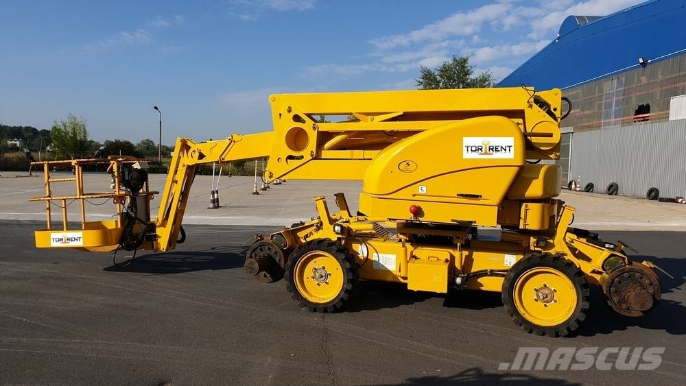  Road Rail Platform / Rail Catenary Vehicle Rail ve عربات صيانة خطوط السكك الحديدية