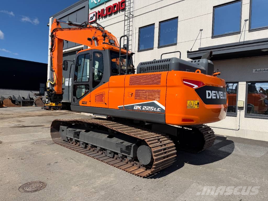 Develon DX 225 LC-7 Excavadoras sobre orugas