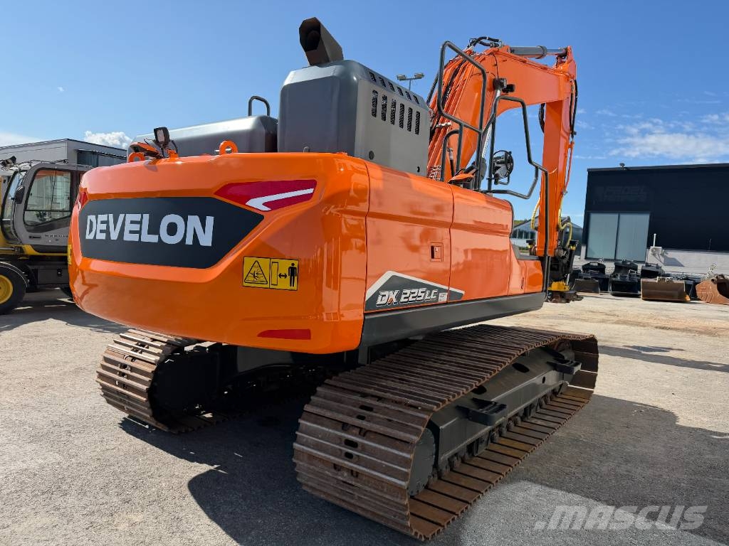 Develon DX 225 LC-7 Excavadoras sobre orugas