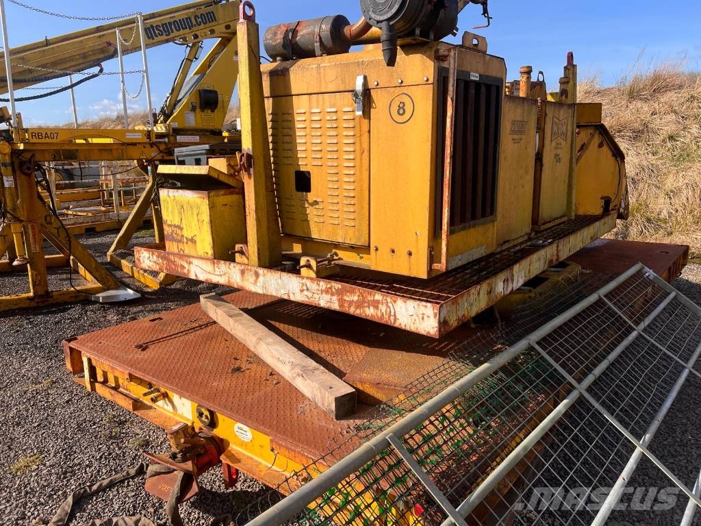 Conehead Chipper Perkins Engine with Road Rail Tra Holzhäcksler