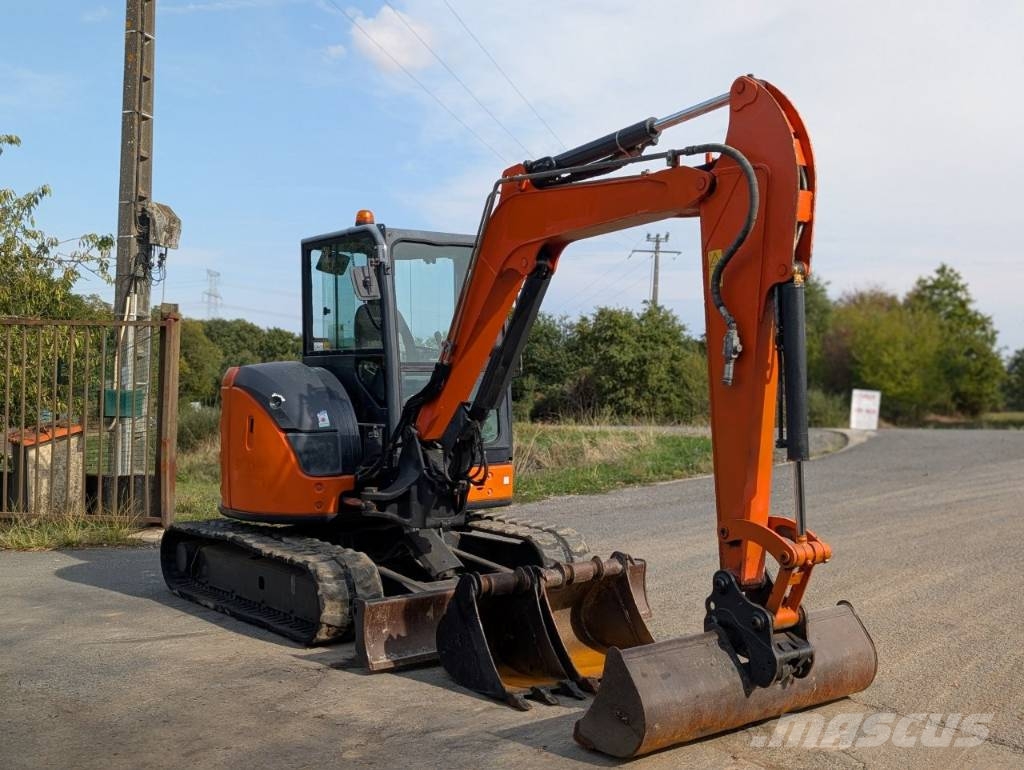 Hitachi ZX 48 U-5A Mini pelle < 7t
