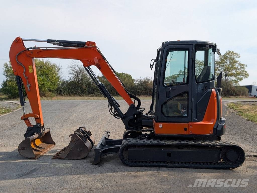 Hitachi ZX 48 U-5A Mini pelle < 7t