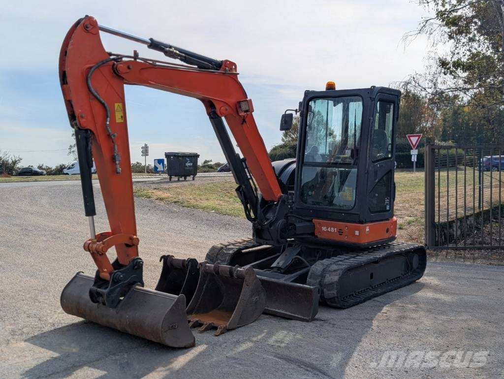 Hitachi ZX 48 U-5A Mini pelle < 7t