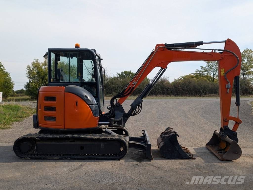 Hitachi ZX 48 U-5A Mini pelle < 7t