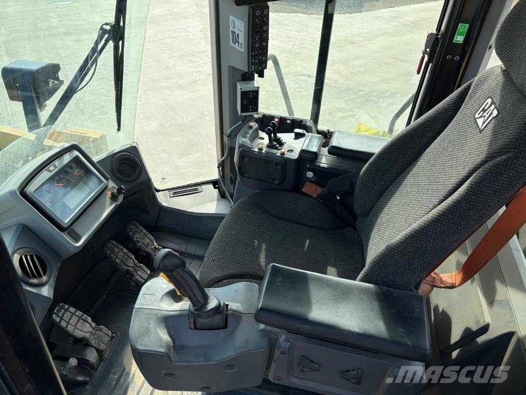 CAT 962 M Rataslaadurid