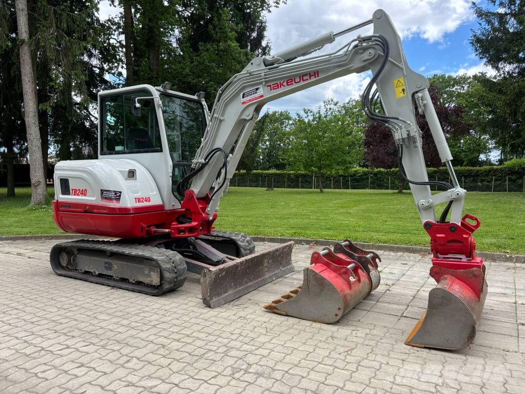 Takeuchi TB 240 Minibagger < 7t
