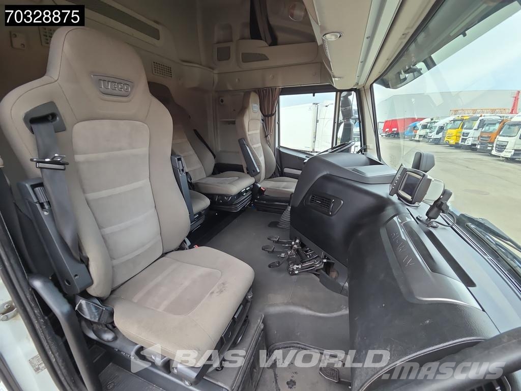 Iveco Stralis 420 4X2 18t Driving School Manual Gearbox Bakwagens met gesloten opbouw