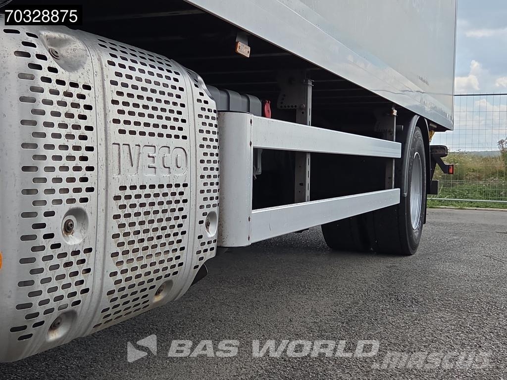 Iveco Stralis 420 4X2 18t Driving School Manual Gearbox Bakwagens met gesloten opbouw