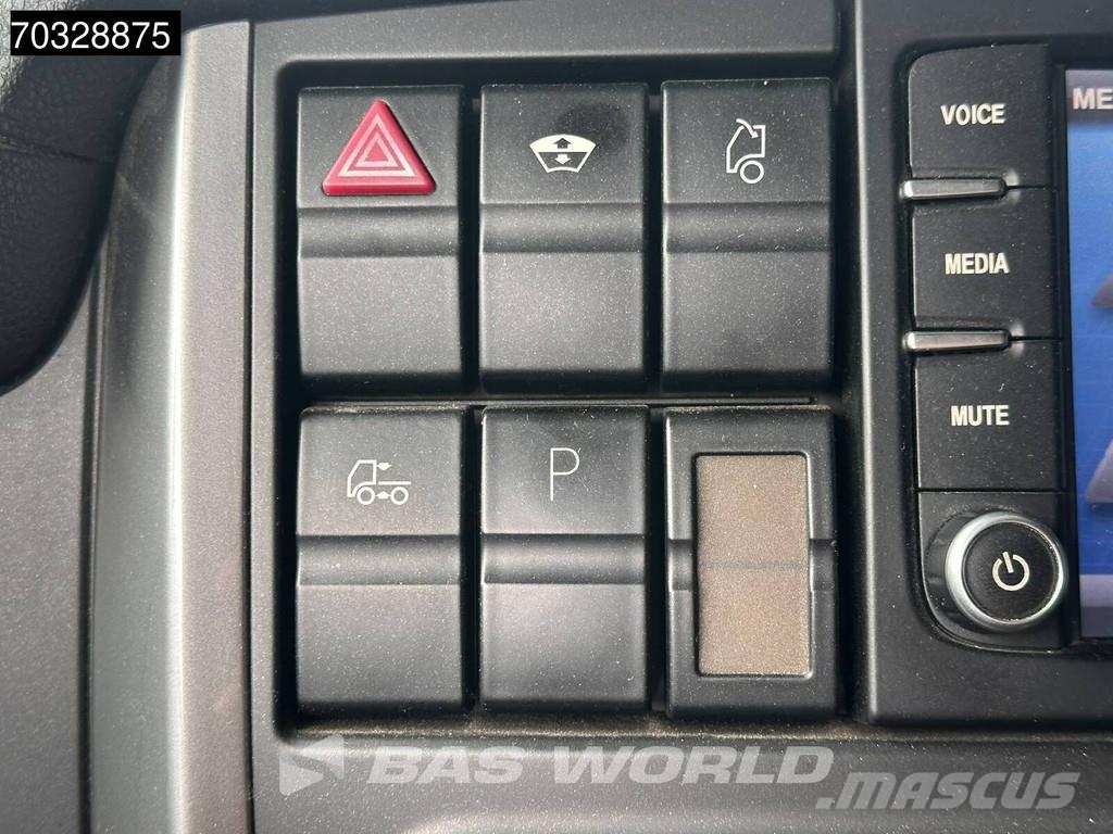 Iveco Stralis 420 4X2 18t Driving School Manual Gearbox Camiones caja cerrada