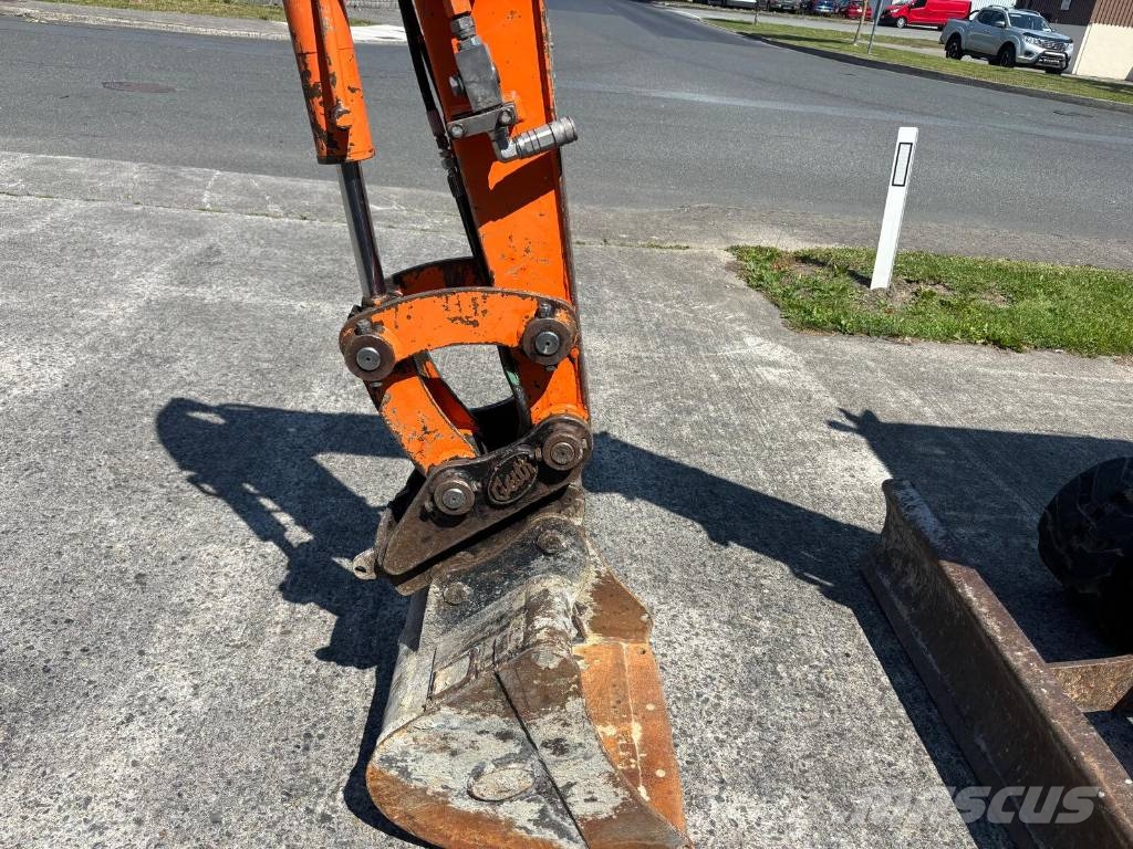 Doosan DX 27 Z Mini bagri <7t