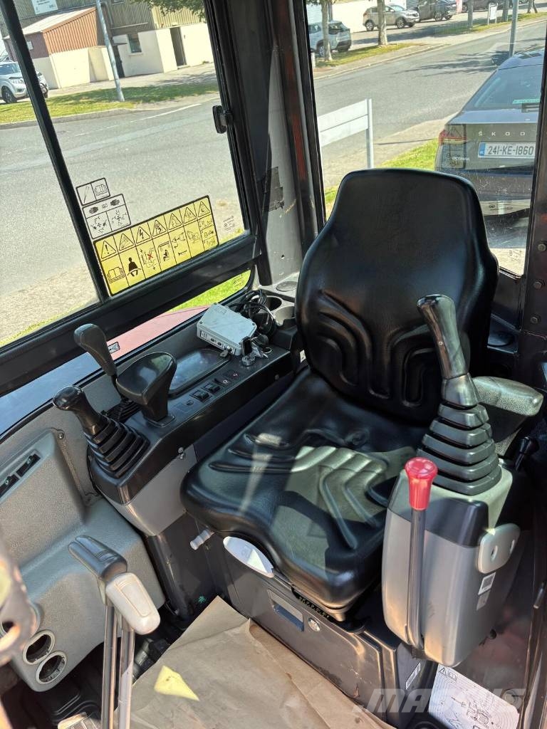 Doosan DX 27 Z Mini bagri <7t