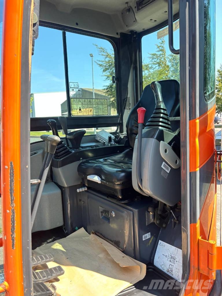 Doosan DX 27 Z Mini bagri <7t