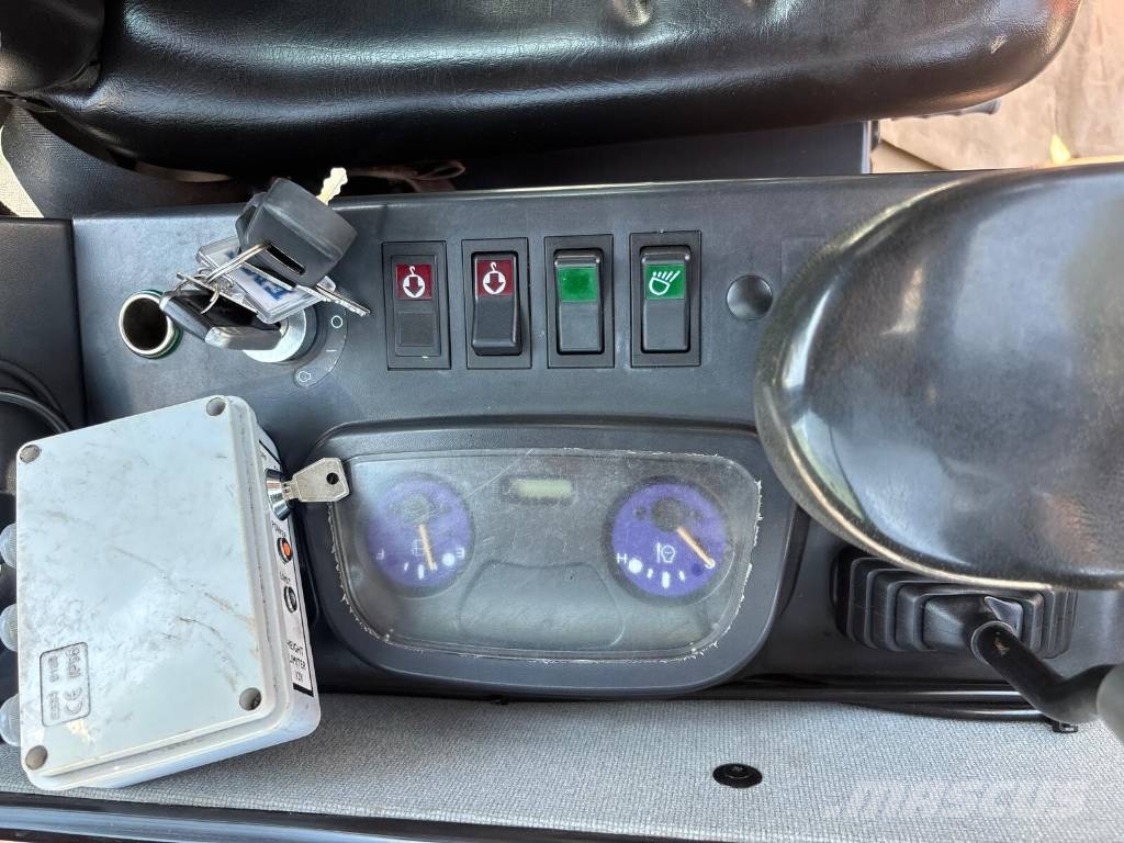Doosan DX 27 Z Mini bagri <7t