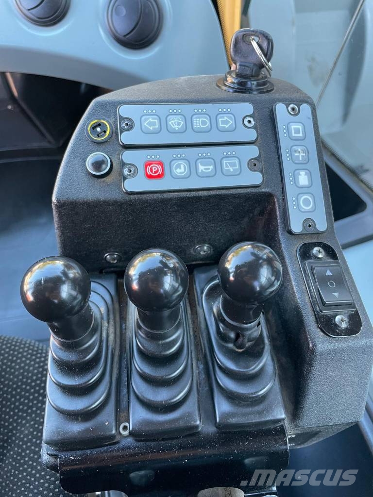 Liebherr L566 XPOWER Pyöräkuormaajat