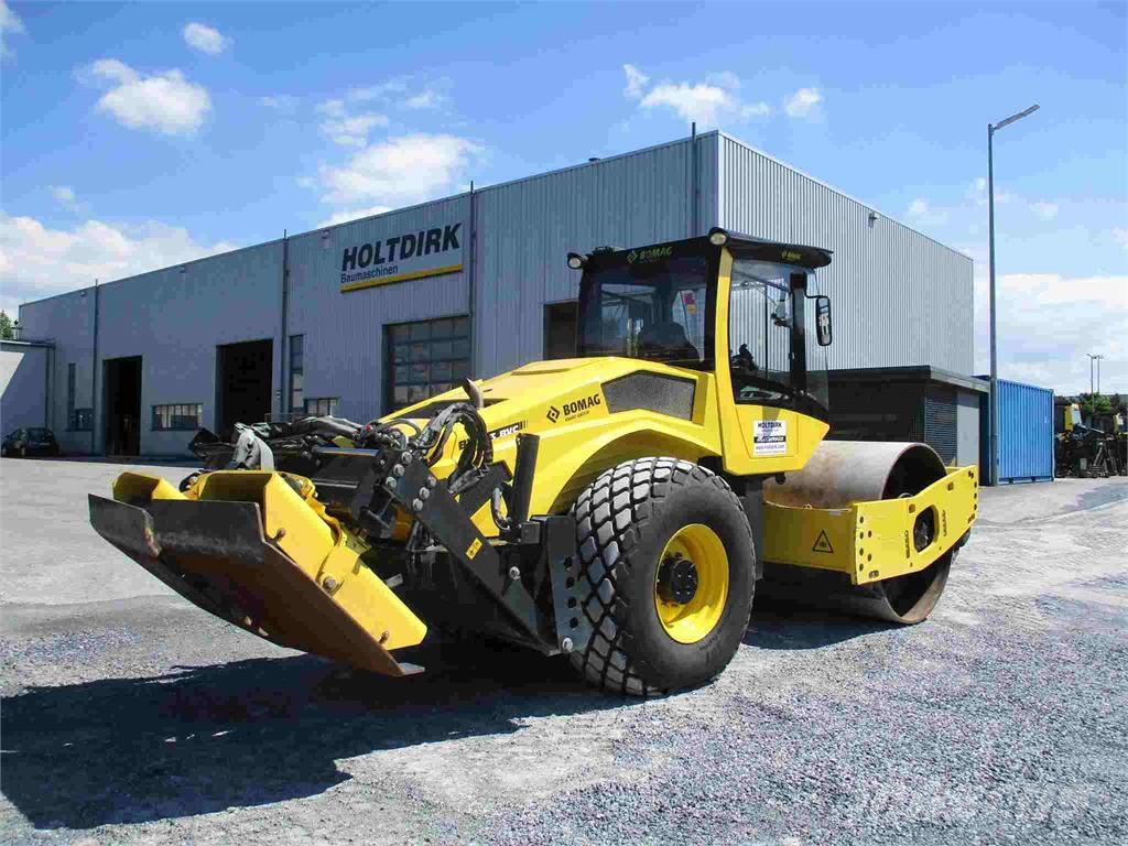 Bomag BW 213 BVC+P-5 Tiivistyskoneet