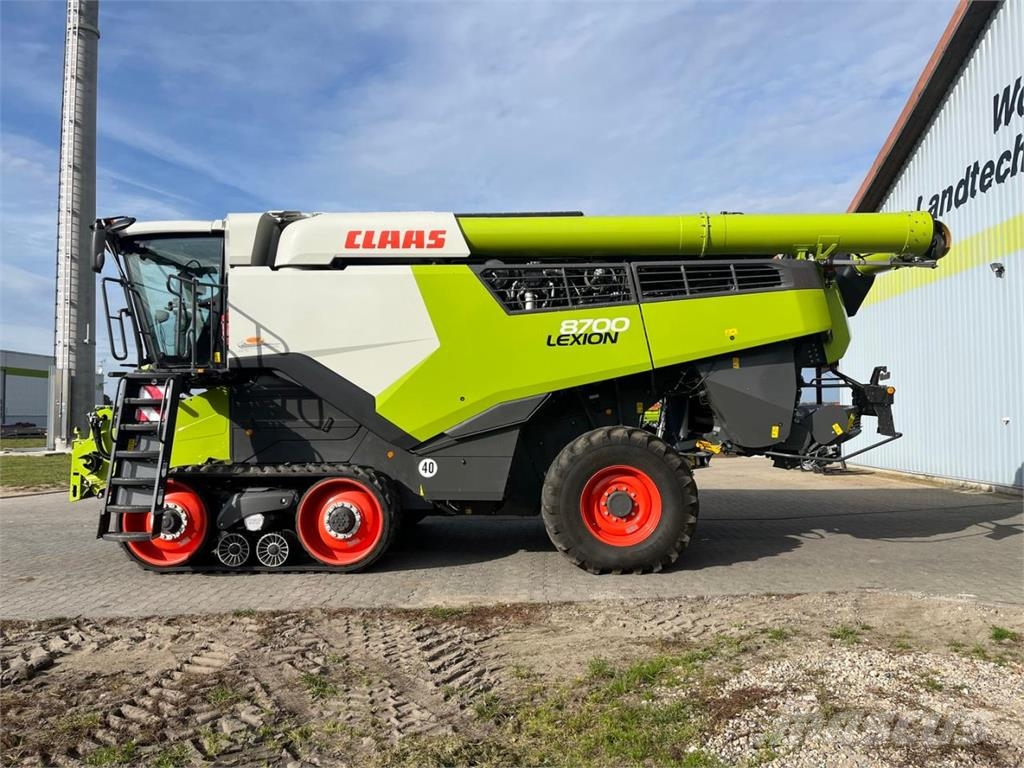 CLAAS Lexion 8700 TT Combine harvesters
