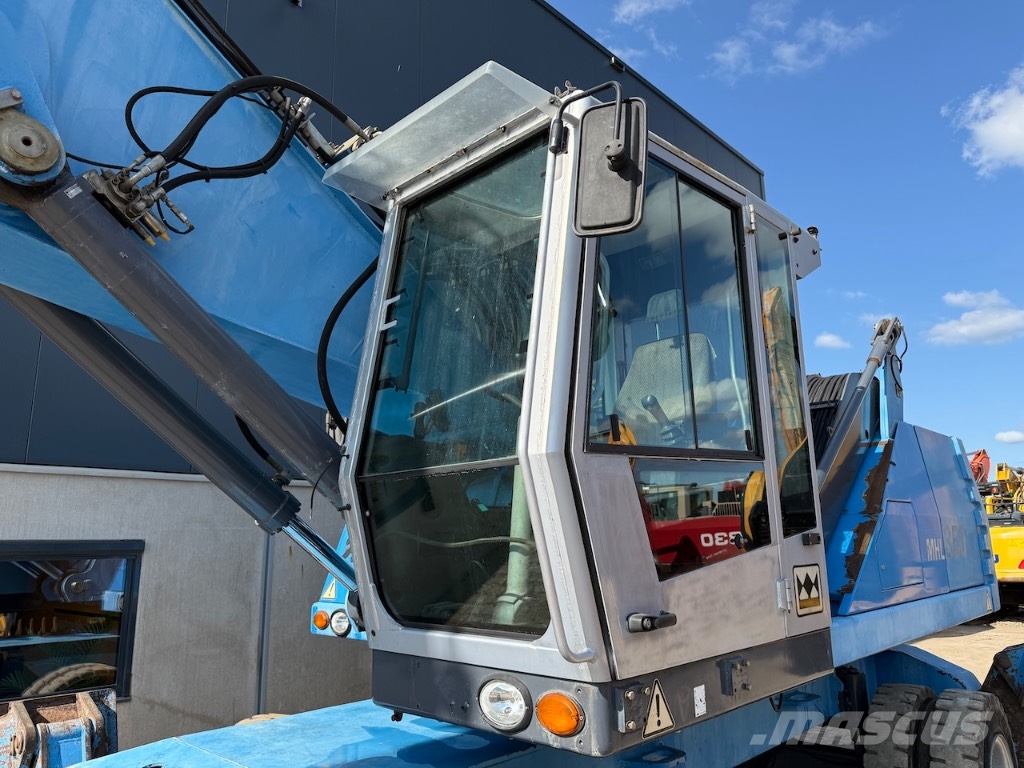 Fuchs MHL 350 D Materialumschlag