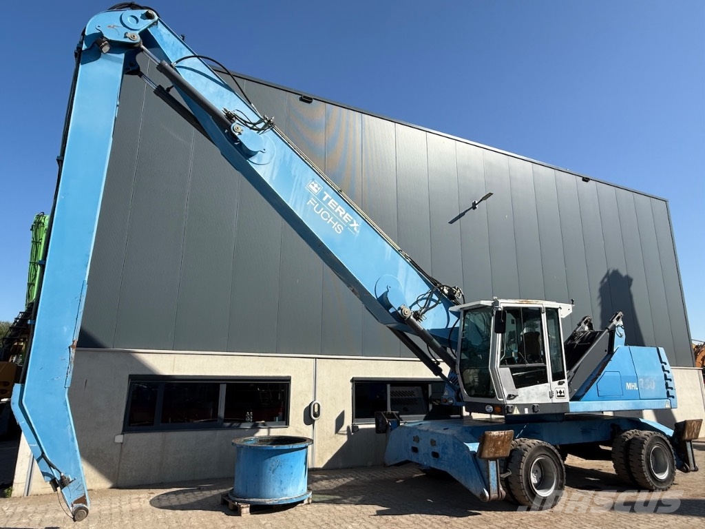Fuchs MHL 350 D Materialumschlag