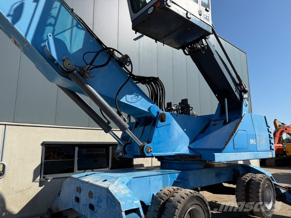 Fuchs MHL 350 D Materialumschlag