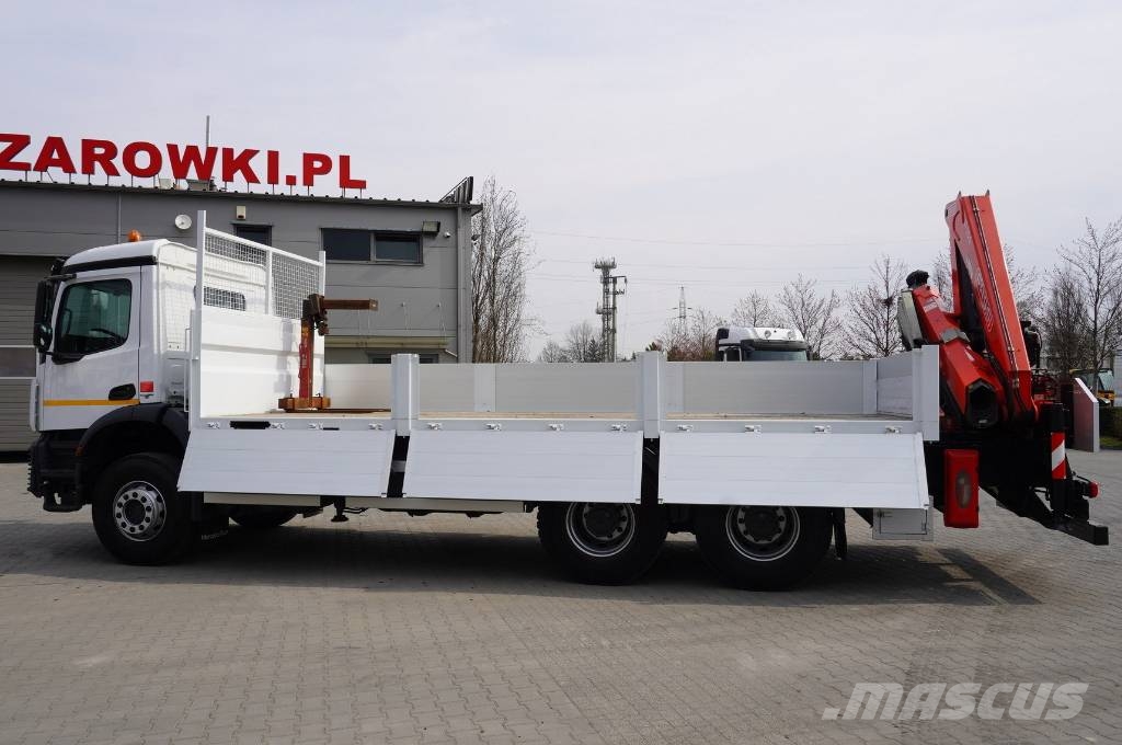Mercedes-Benz Arocs 2633 flatbed truck / Crane FASSI F155A.0.23 Camiones grúa