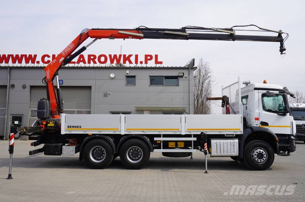 Mercedes-Benz Arocs 2633 flatbed truck / Crane FASSI F155A.0.23 Camiones grúa