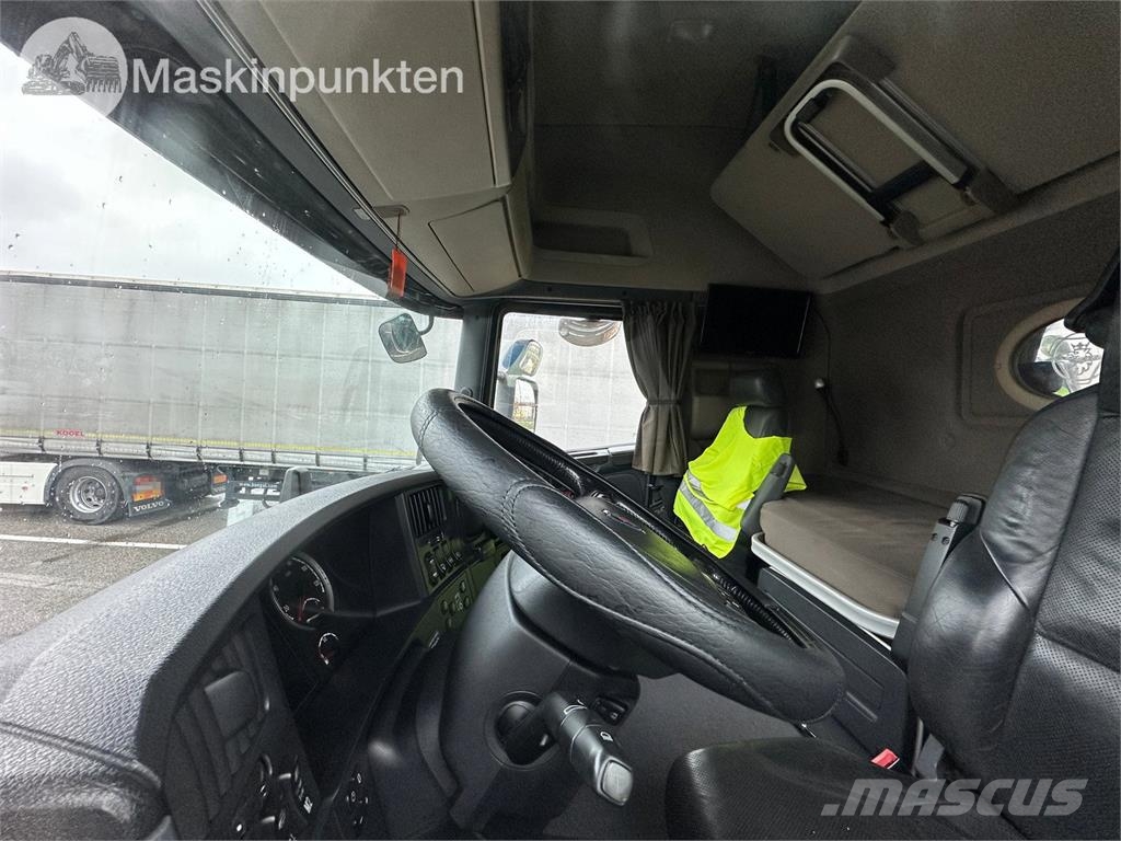 Scania R520LA6X2HNB 牵引车