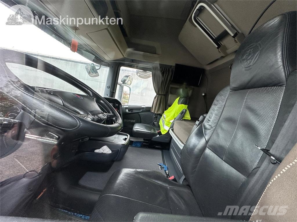Scania R520LA6X2HNB 牵引车