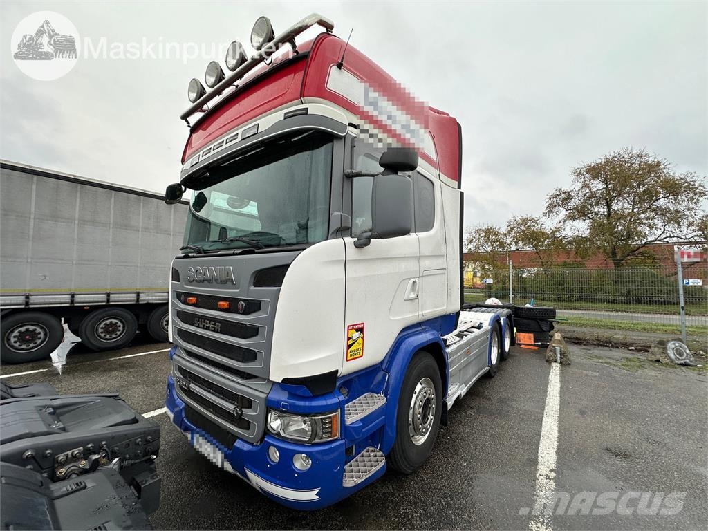 Scania R520LA6X2HNB 牵引车