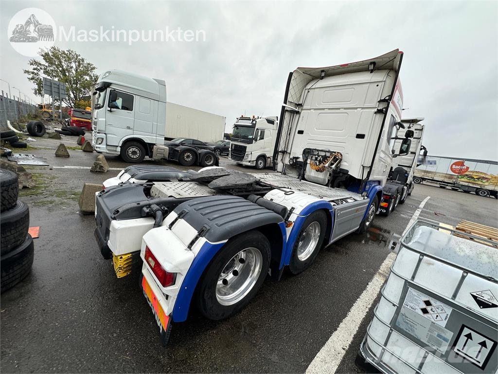 Scania R520LA6X2HNB 牵引车