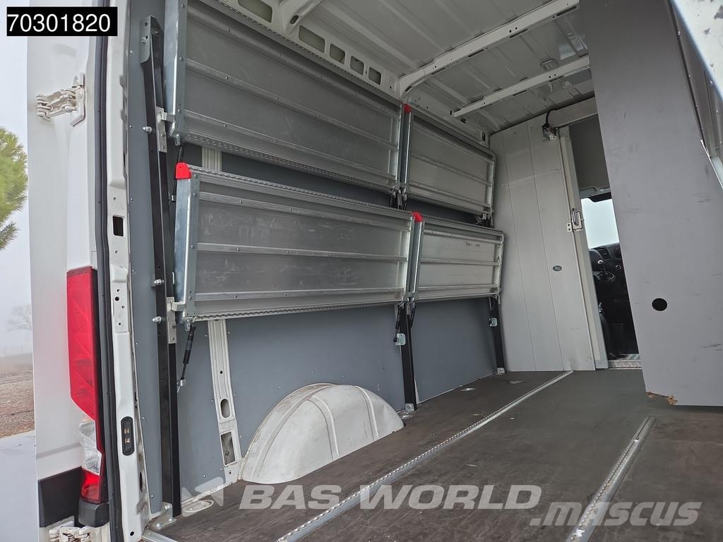 Iveco Daily 35S12 L2H2 - Capacidad de remolque de 3,5 to Lieferwagen