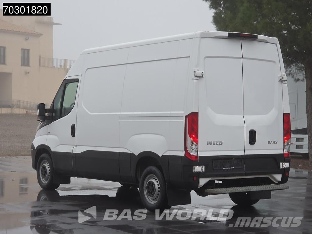 Iveco Daily 35S12 L2H2 - Capacidad de remolque de 3,5 to Lieferwagen