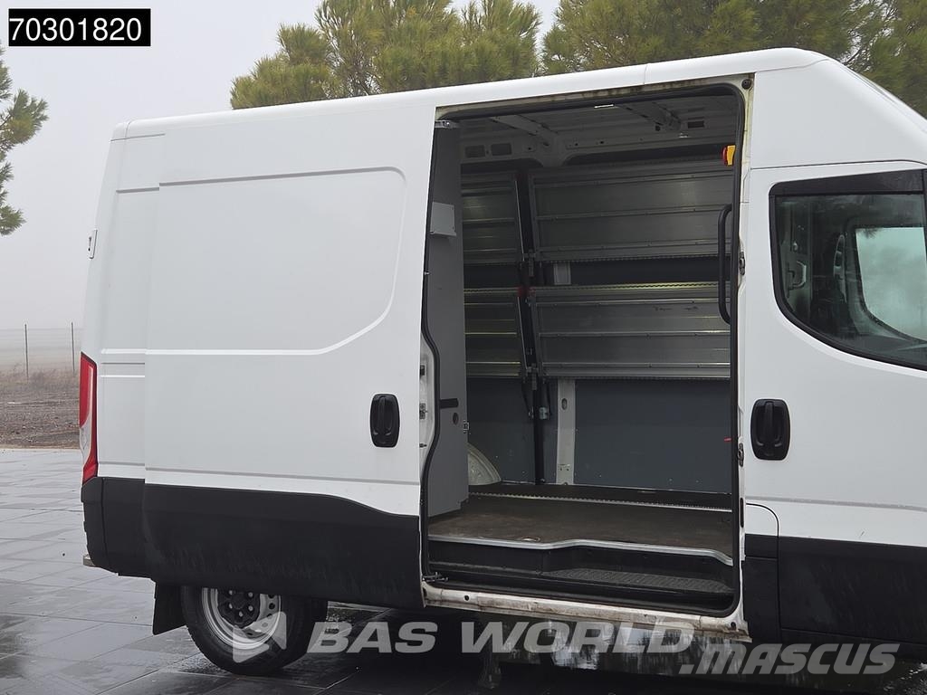 Iveco Daily 35S12 L2H2 - Capacidad de remolque de 3,5 to Lieferwagen