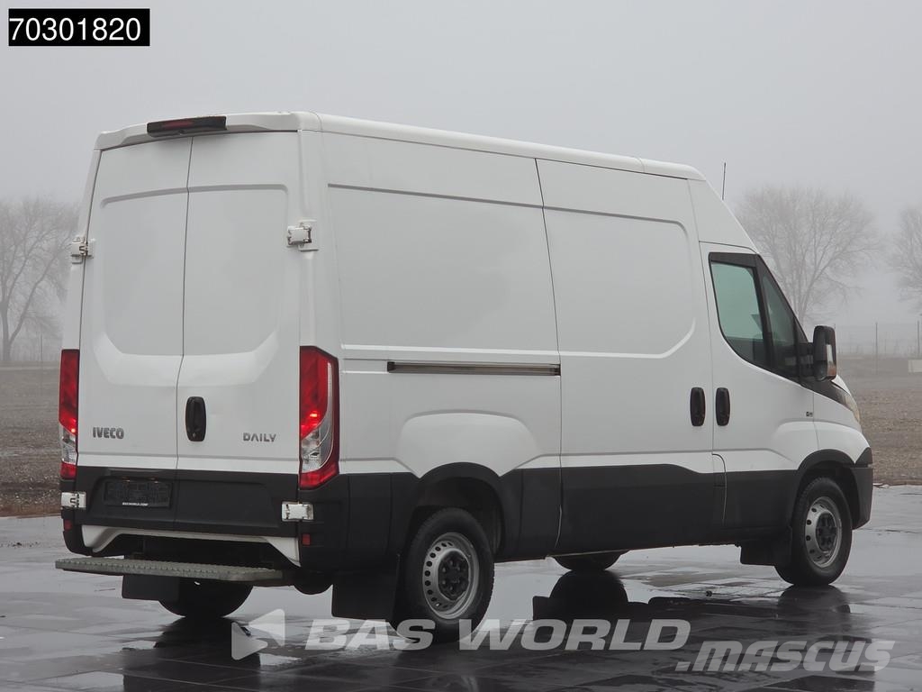Iveco Daily 35S12 L2H2 - Capacidad de remolque de 3,5 to Lieferwagen