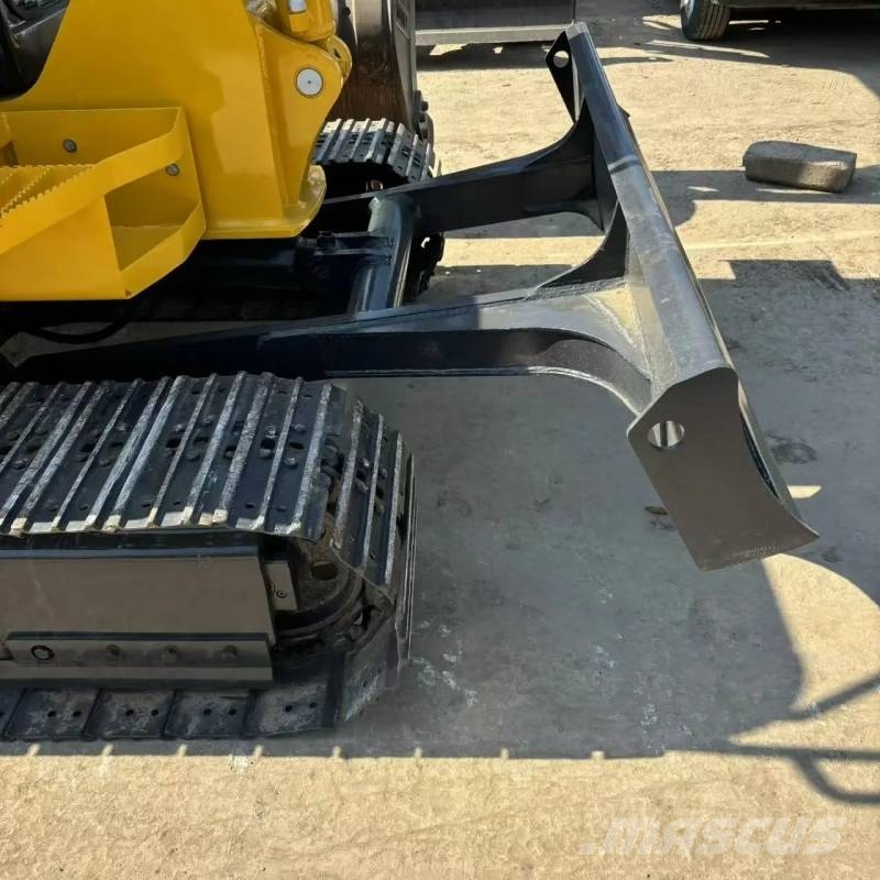 Komatsu PC 56 小型挖掘机