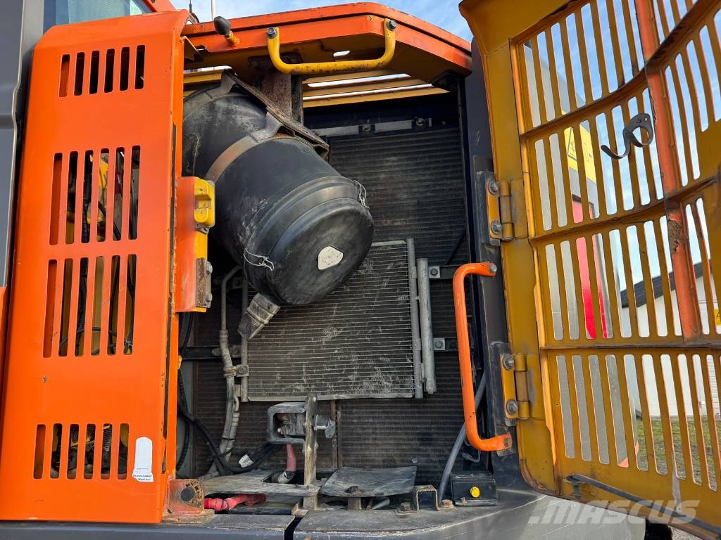 Volvo ECR 305 C L Roomikekskavaatorid