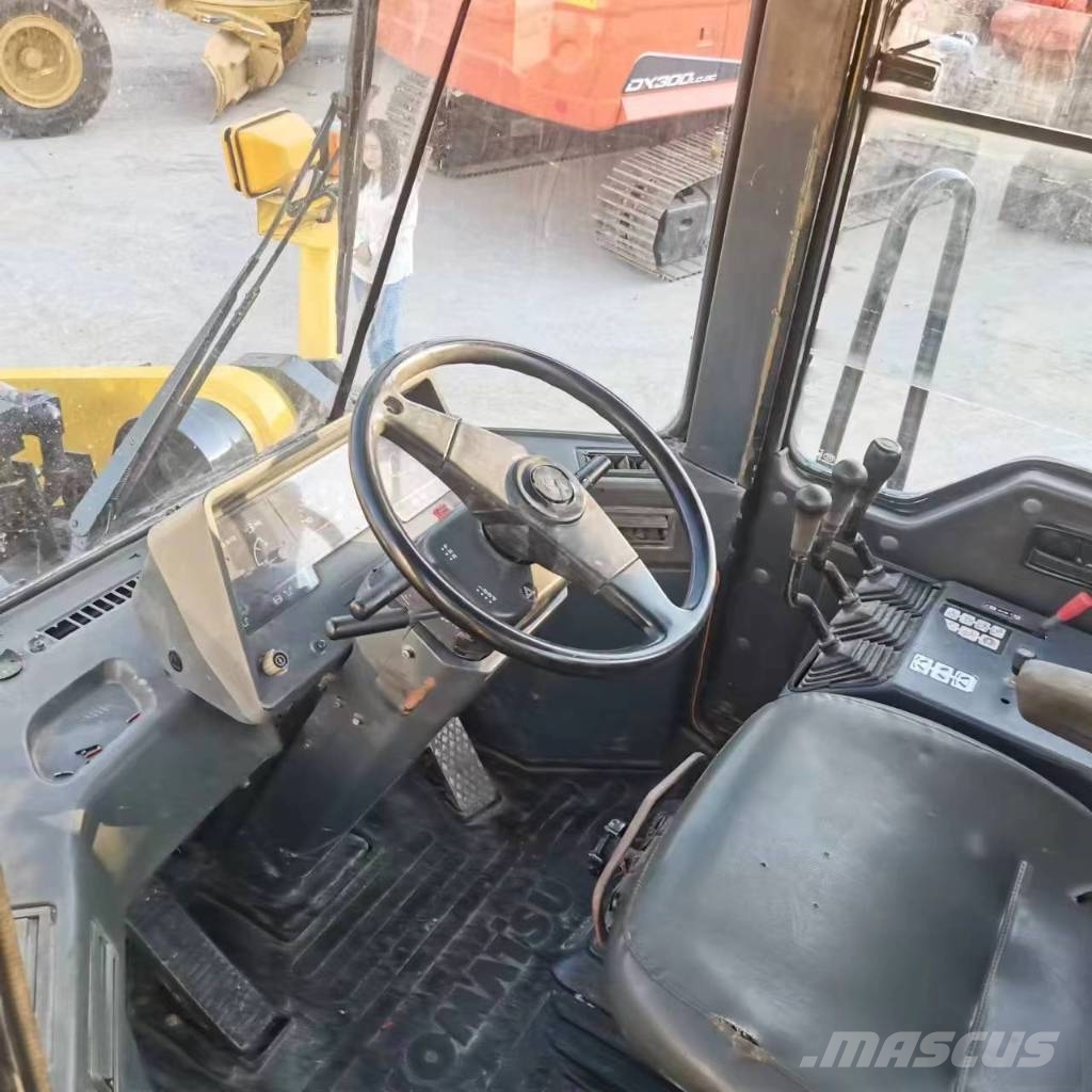 Komatsu WA 320-5 Utovarivači na kotačima