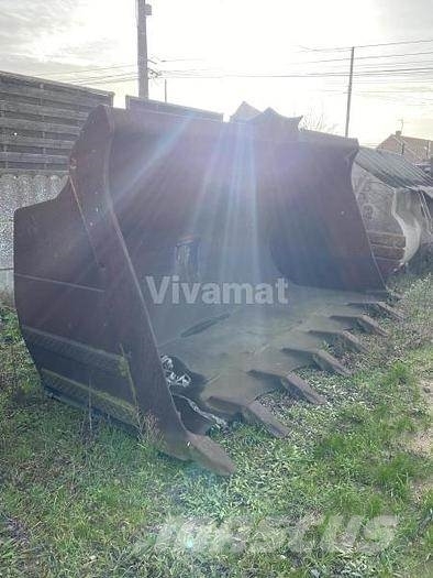 Komatsu WA500 3 buckets availaible - Lopaty