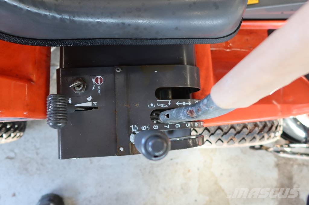 Husqvarna RIDER 13 ركوب الحشائش