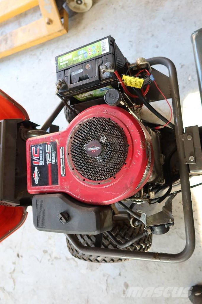 Husqvarna RIDER 13 ركوب الحشائش
