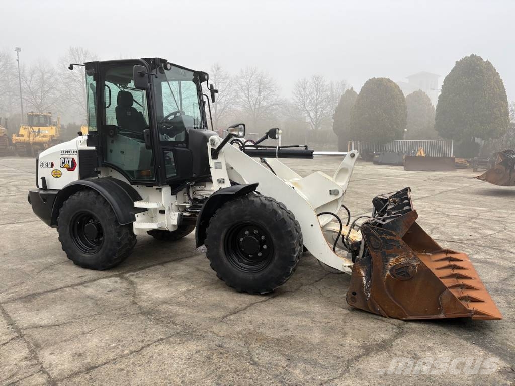 CAT 908 Cargadoras sobre ruedas