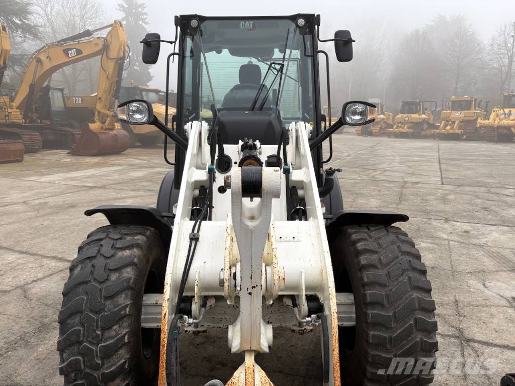 CAT 908 Cargadoras sobre ruedas