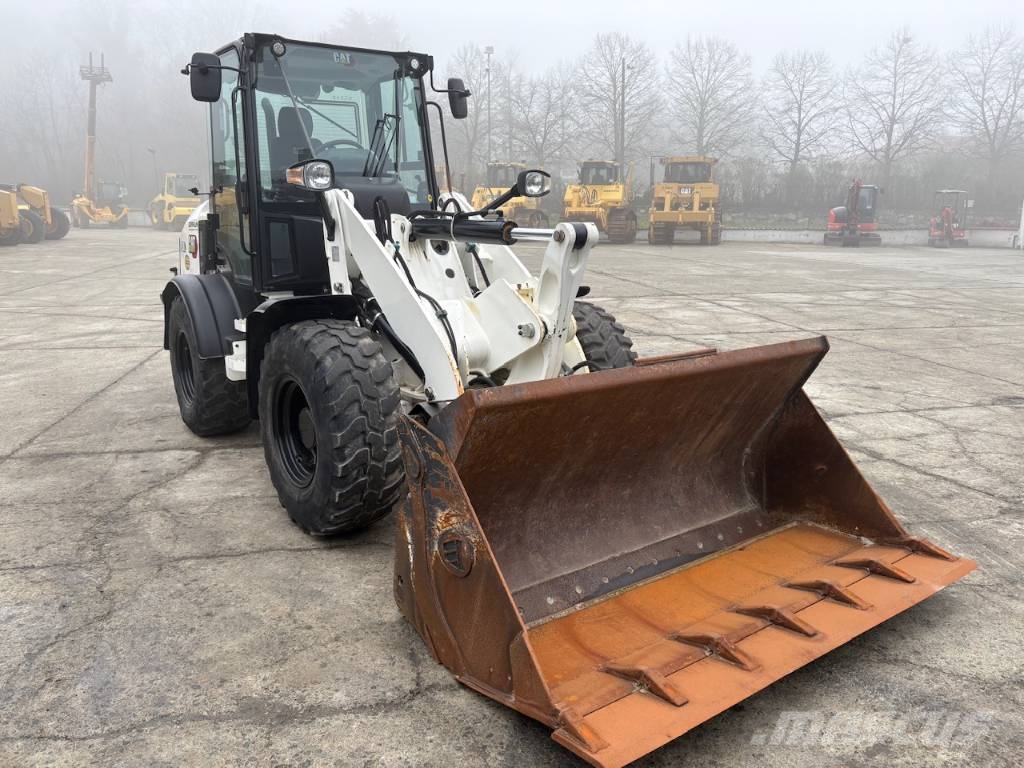 CAT 908 Cargadoras sobre ruedas