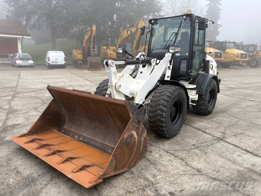 CAT 908 Cargadoras sobre ruedas