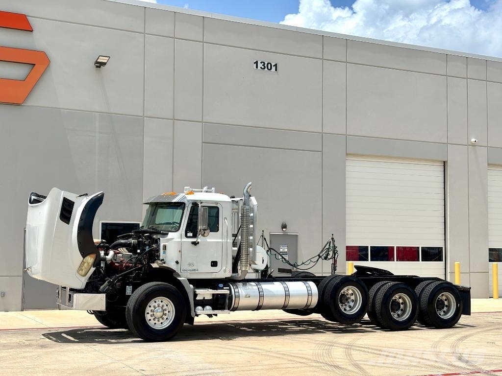 ●KING J MACK Mack Granite GU 813, 2012, Hutchins, Texas - używane