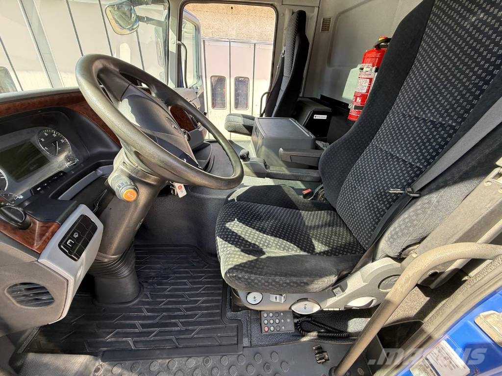 Mercedes-Benz Actros 1832 L شاحنات الرافعات